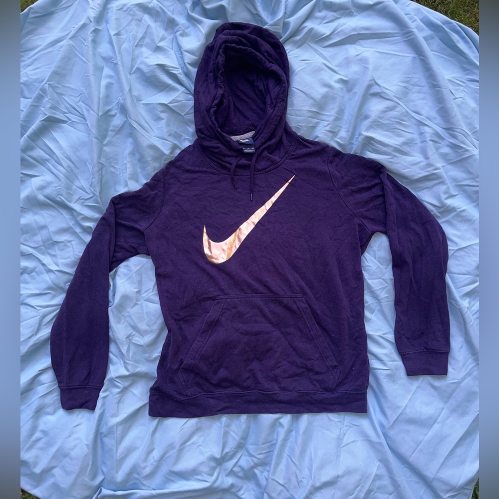 NIKE hoodie sweatshirt, ADULT women’s size XL, PURPLE with GOLD NIKE logo